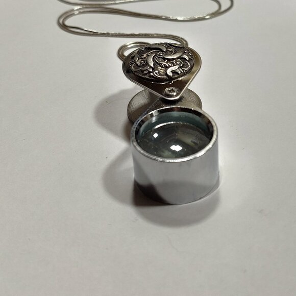 Magnifying Glass Oxidized Silver Floral Ornate Pendant Necklace 20x - Picture 5 of 8